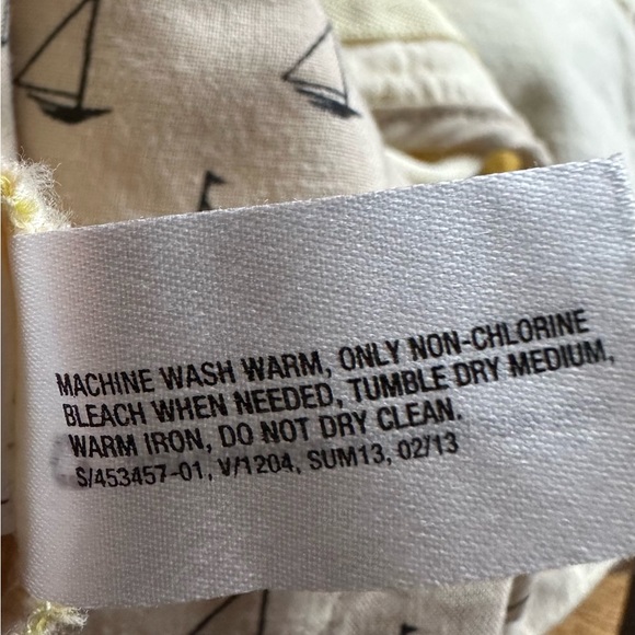 Gap Mens NWOT 36 waist Oxford shorts. 2 front and two rear buttoned pockets. - Picture 4 of 6